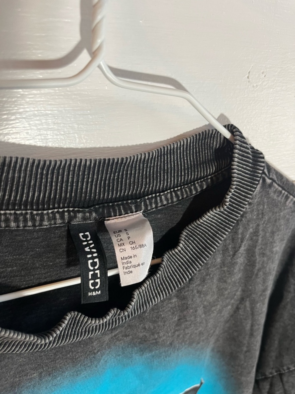 Divided Orca Graphic Crop Tee - Picture 2 of 4